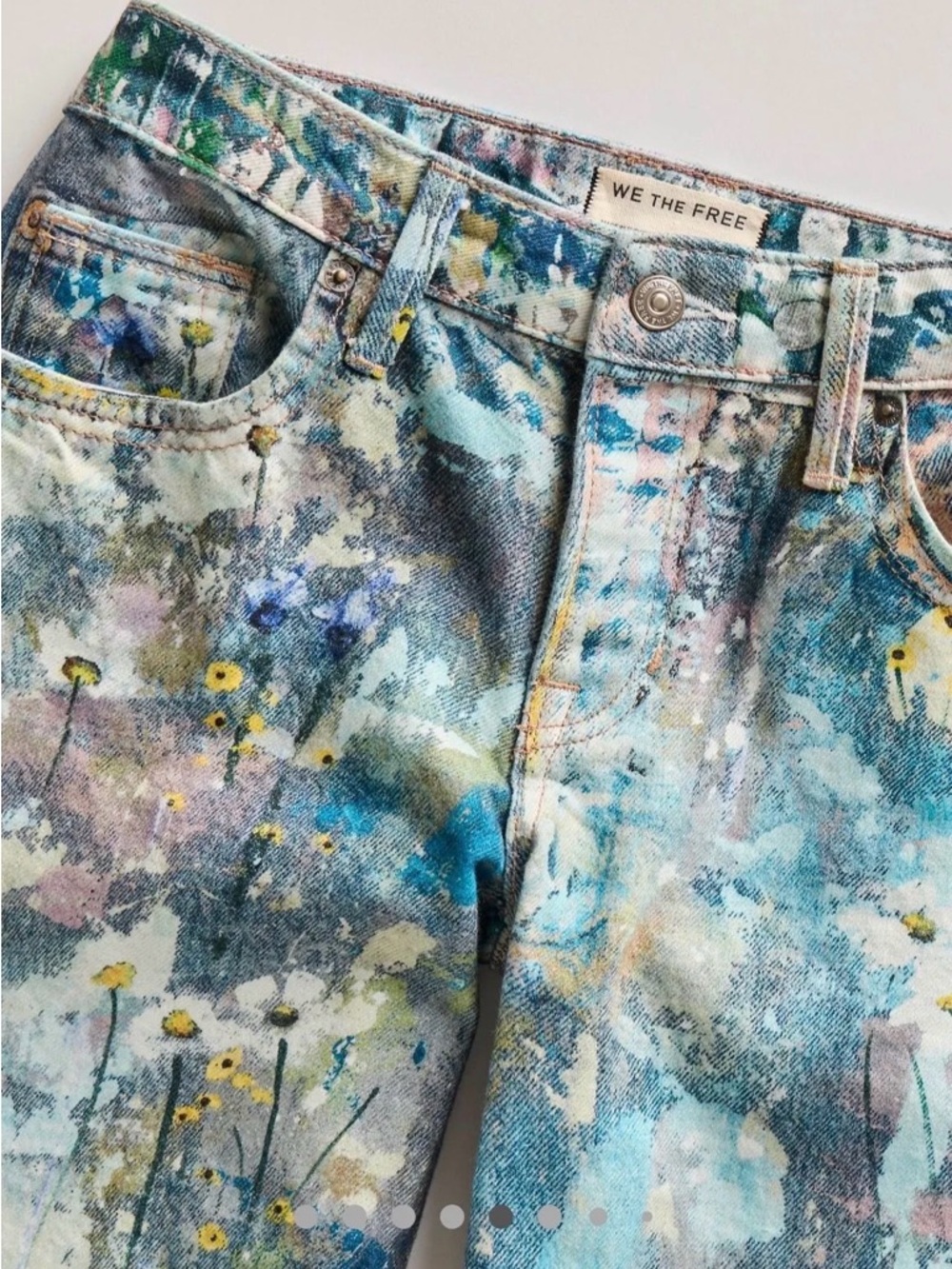 We The Free Tennessee Low-Rise
Illusions Jeans in Floral Canvas Size 27 NWT - Picture 10 of 11